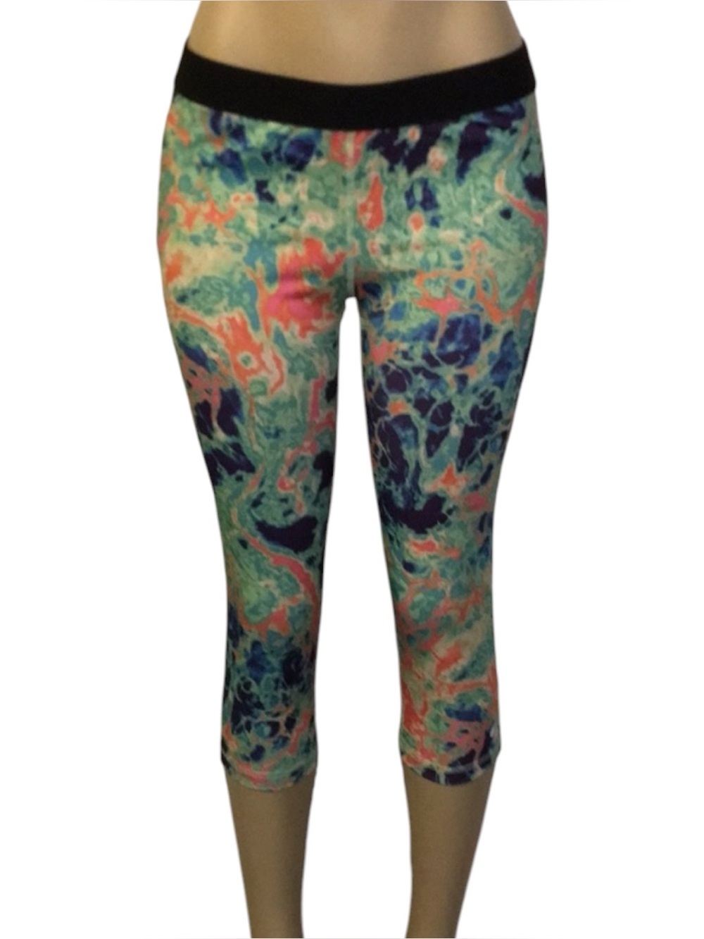 #E2- Women’s cute crop athletic Patterned Capri leggings size XL